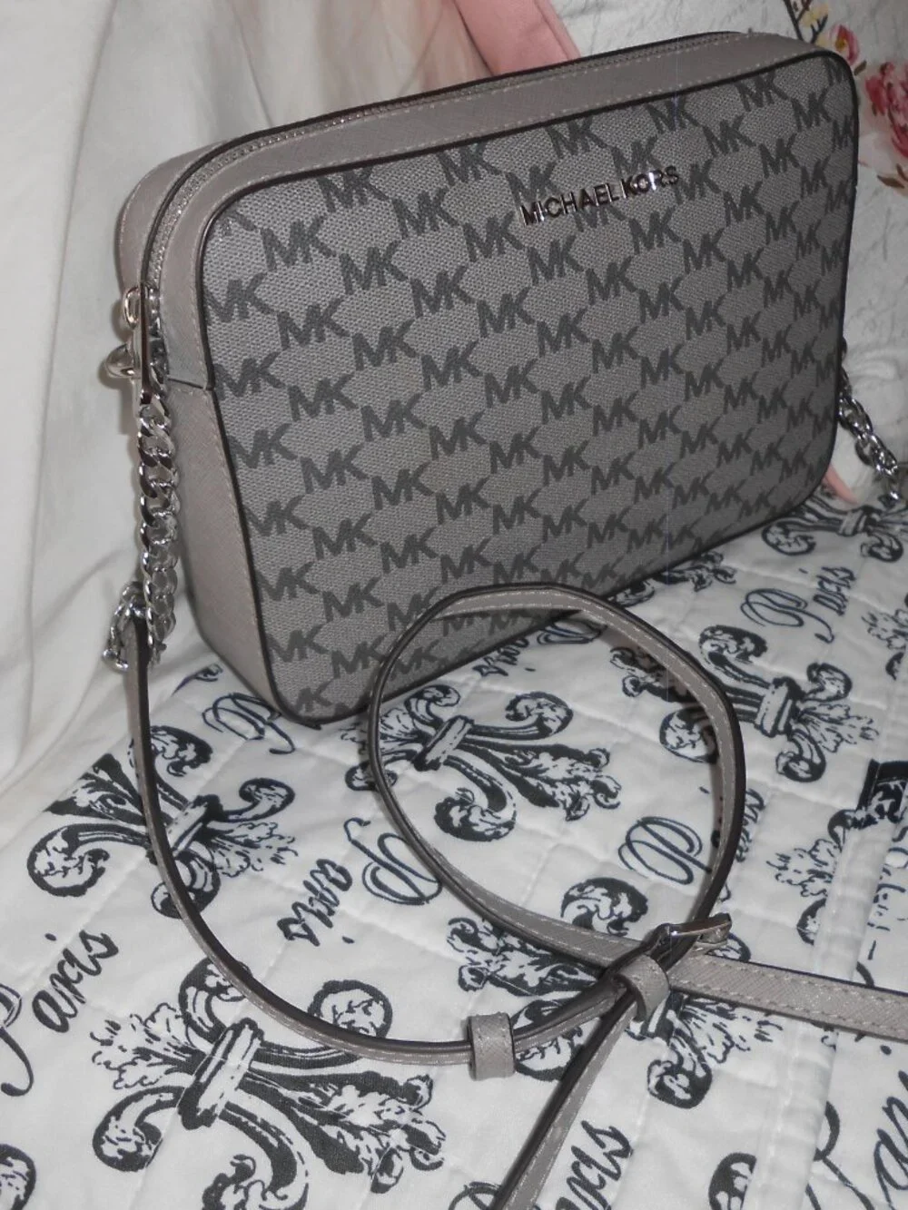 MICHAEL KORS JET SET TRAVEL SMALL CROSSBODY BAG GRAY COLOR MINT CONDITION